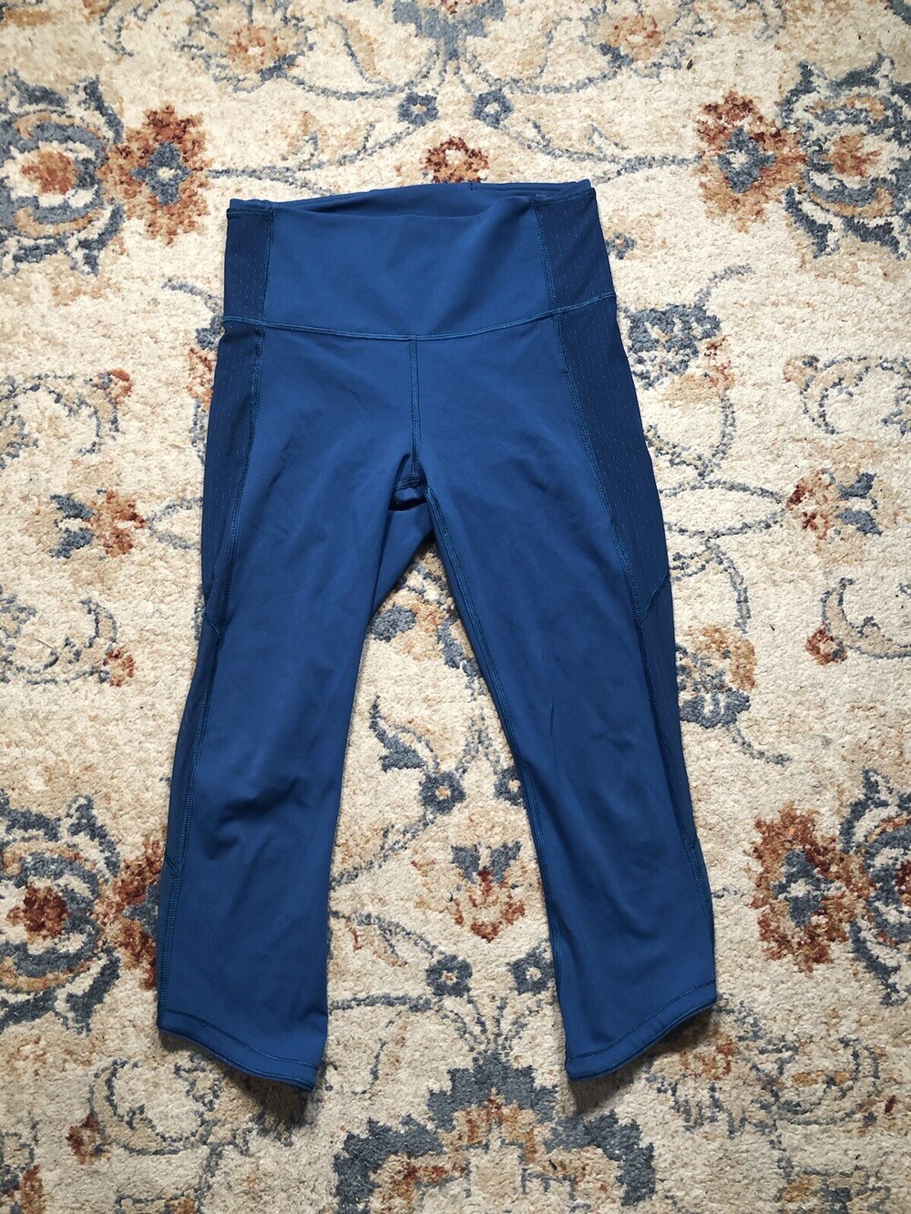 lululemon Women’s Body Con High Rise Crop Blue Size 8